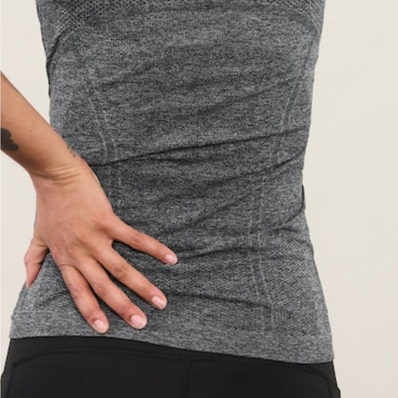 Athleta momentum seamless tee - Picture 5 of 6